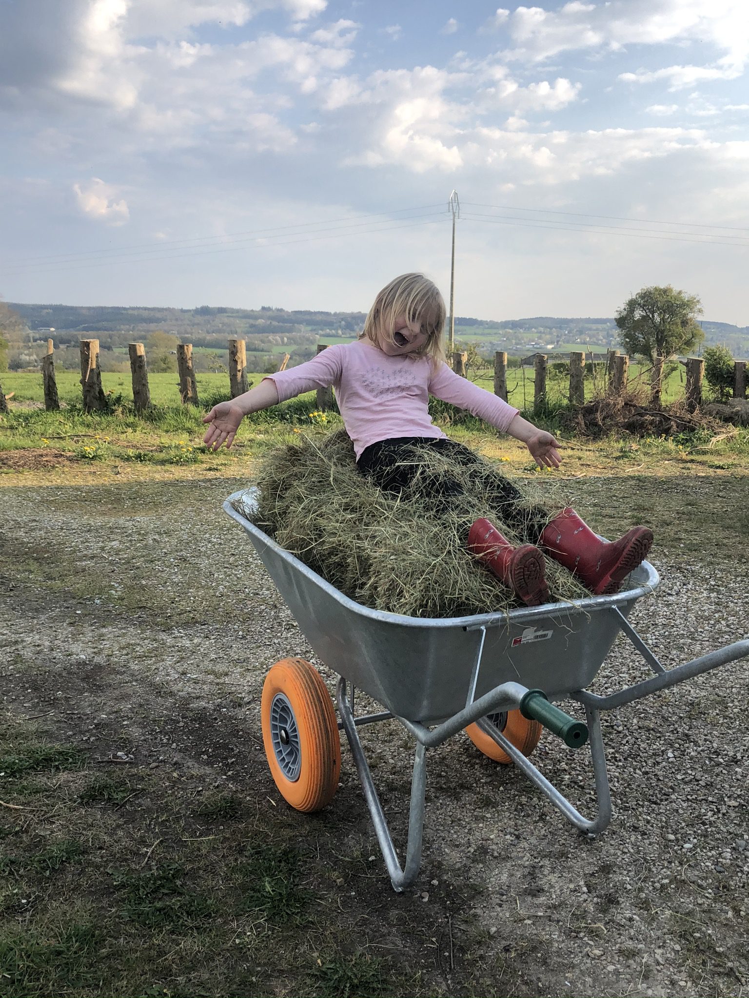 Activité à la ferme pour enfants au Domaine de Hurlevent à Aywaille, Wallonie
